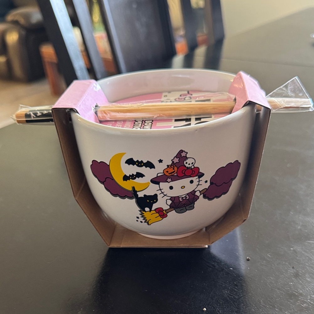 Hello Kitty Halloween Ramen Noodle Bowl With Chopsticks